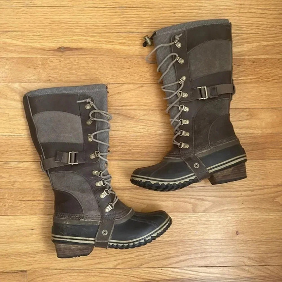 SOREL Conquest Carly Boots Sorel  sz 6 lace up great pre owned condition - Picture 1 of 8